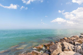Simply Comfort Modern Townhomes in Lakeshore Steps to the Beach
